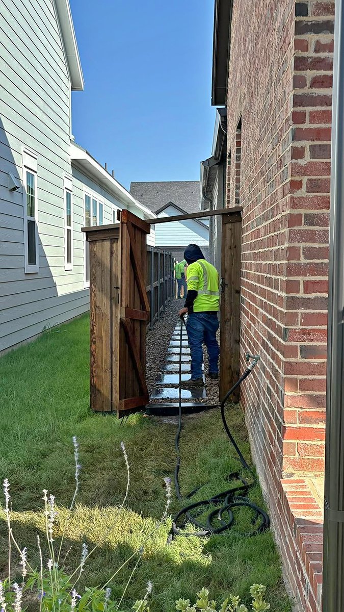lwlandscapingtx's tweet photo. From ordinary to exceptional. 🌿

Our team recently completed beautiful stepping stone walkways and decorative river rock installations, creating clean, low-maintenance outdoor spaces built to last.

Quality craftsmanship. Reliable service. Results you'll love. https://t.co/fV3yPD91XZ