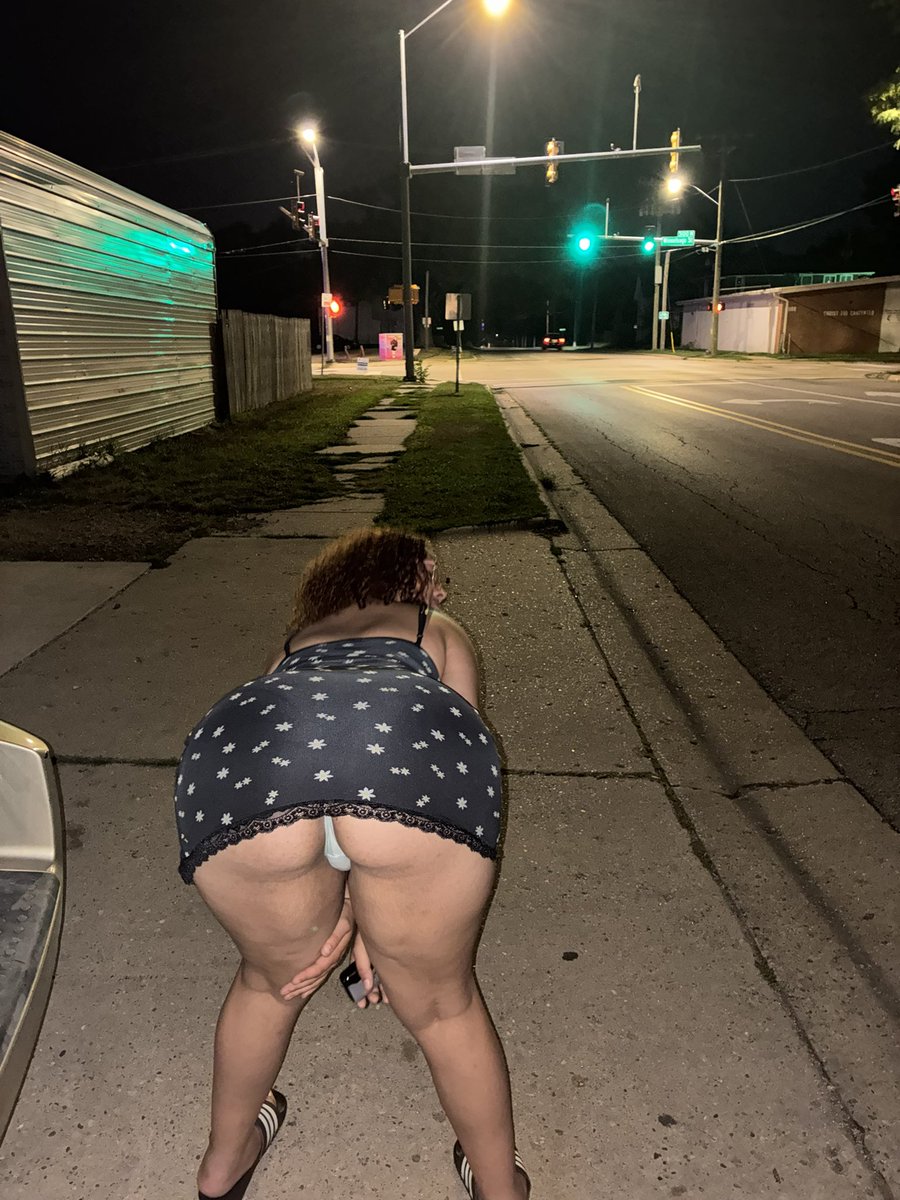 liahhbbyy21's tweet photo. do i look good from the back ? https://t.co/L3c7itW6TW