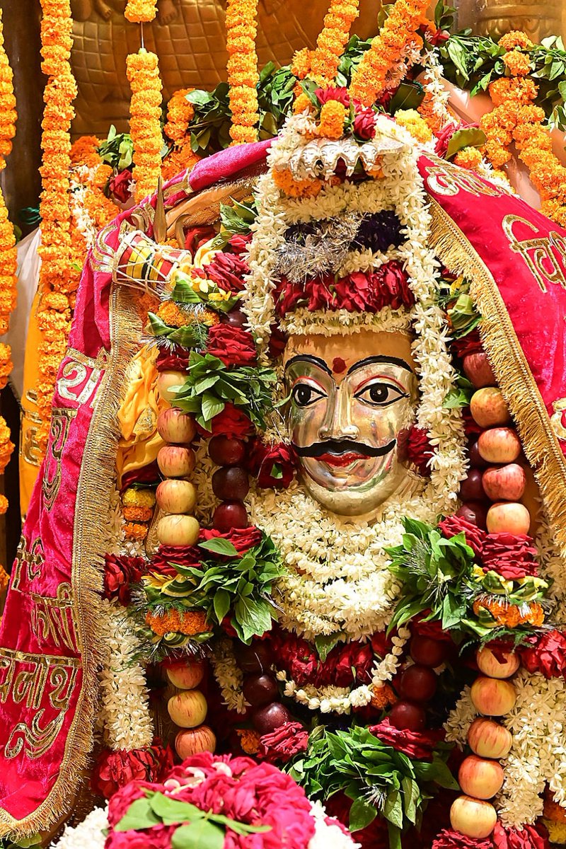 ShriVishwanath's tweet photo. श्रावण मास-2026, प्रथम सोमवार पर भगवान श्री विश्वेश्वर के शयन आरती दर्शन
IIश्री काशीविश्वनाथो विजयतेतराम II
#kashivishwanath #sanatandharma #kashi #hindu #Sawan2026 https://t.co/Rqk4Zpj8aJ