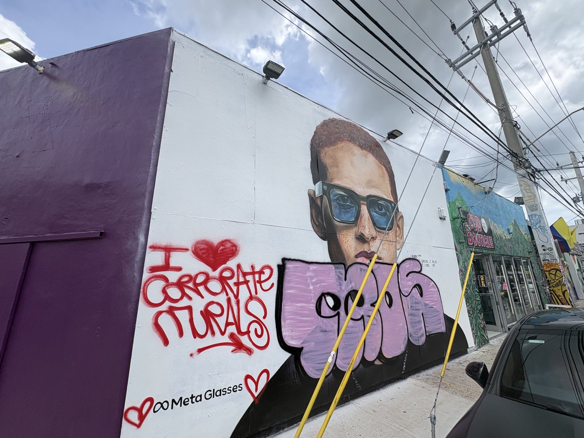 egg_for_dinner's tweet photo. Meta’s mural in Wynwood, Miami got defaced in a matter of days. https://t.co/OTb9tMXjpD