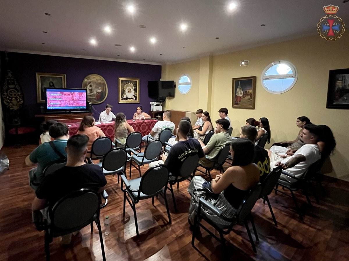 HdadRescate's tweet photo. ⚜️ 𝐆𝐑𝐔𝐏𝐎 𝐉𝐎𝐕𝐄𝐍 𝐑𝐄𝐒𝐂𝐀𝐓𝐄

Nuestro Grupo Joven celebró el pasado sábado su reunión de balance y convivencia en la Casa Hermandad, disfrutando juntos de una tarde cofrade y poniendo en común las novedades para el próximo curso.

#CofradiasMLG https://t.co/LXqxWApZIP