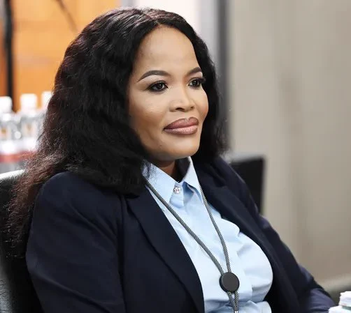 MadiBoity's tweet photo. This woman must be removed from that position of National Police Commissioner with immediate effect, and let General Masemola come back to work. We have no time to play as criminals need a real cop, not some incompetent finance person, who is guilty of approving a questionable tender.
