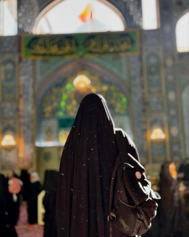 Innamafatima7's tweet photo. Karungi main bhi kisi roz Karbala ka Safar —🥺❤️‍🩹 https://t.co/Rdauqv9oC9