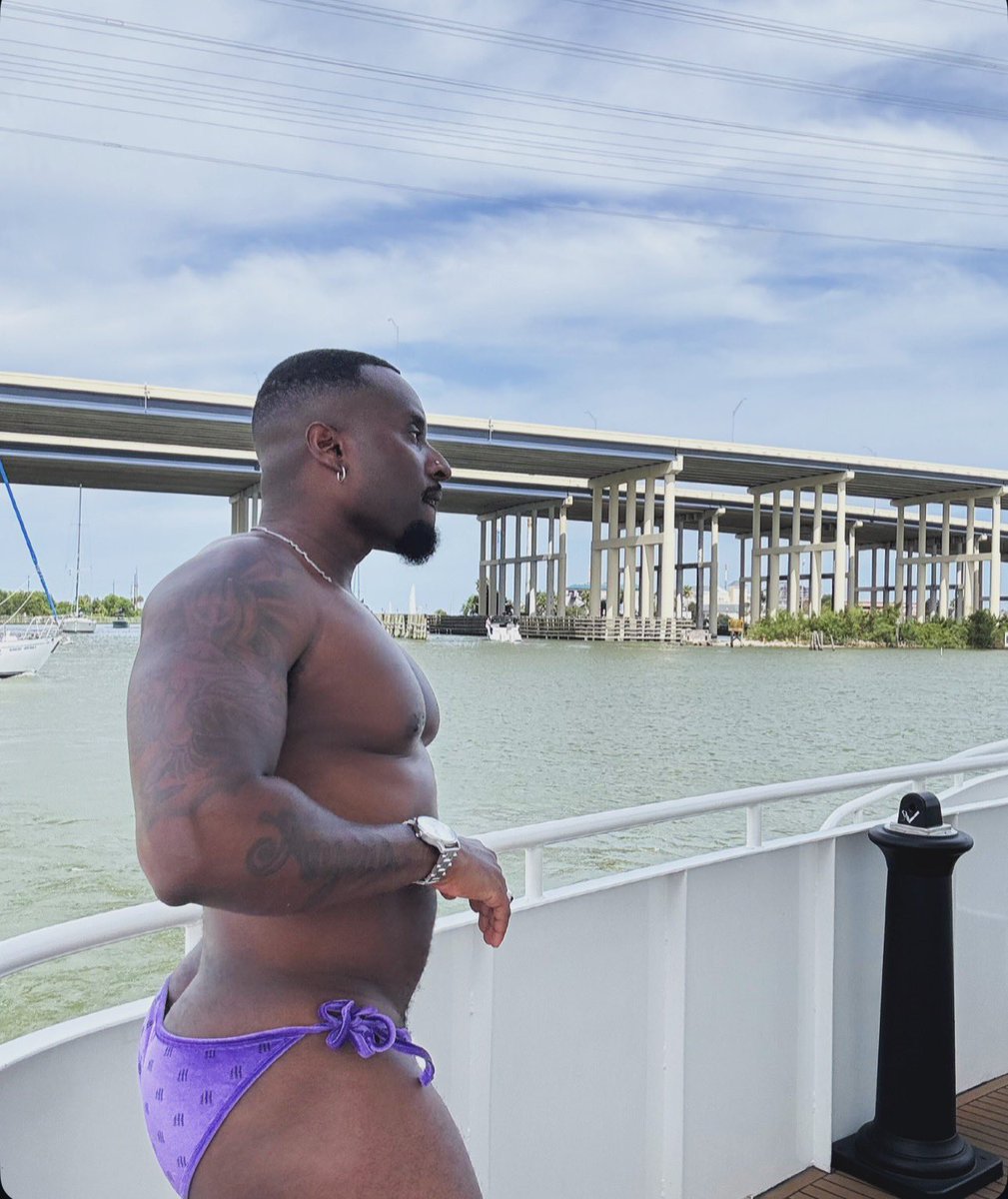 Mosesthemogul's tweet photo. 💜🎂🛥️ 

@mmxxbythemogul Purple Velvet Mankini OUT NOW 💥 https://t.co/8X25ZVqc5y
