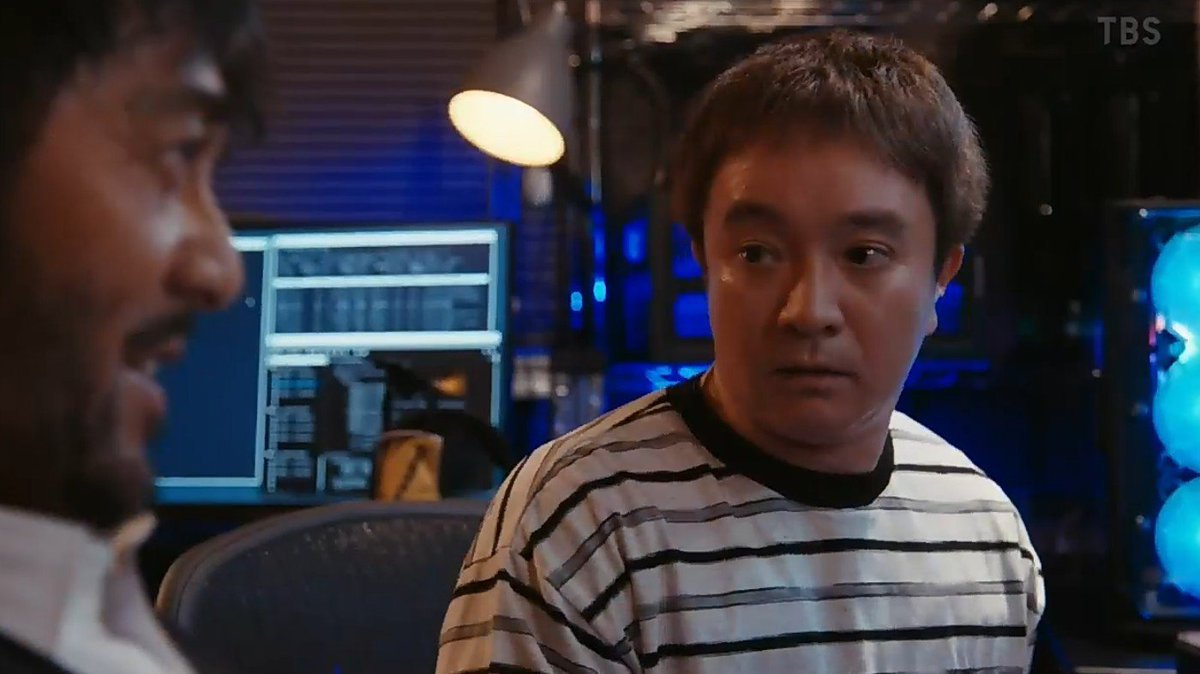 bananaman954ng's tweet photo. 🔴【#VIVANTep12 の謎？】⚫

野崎が乃木に「ほぉ～、お前たちなら非合法な手を使ってでも
吐かせられるということか？」と
聞かれ、乃木が「はい」と答えた時の東条と太田の表情が
おかしかったんだよな

#VIVANT https://t.co/eyX1TKklCu