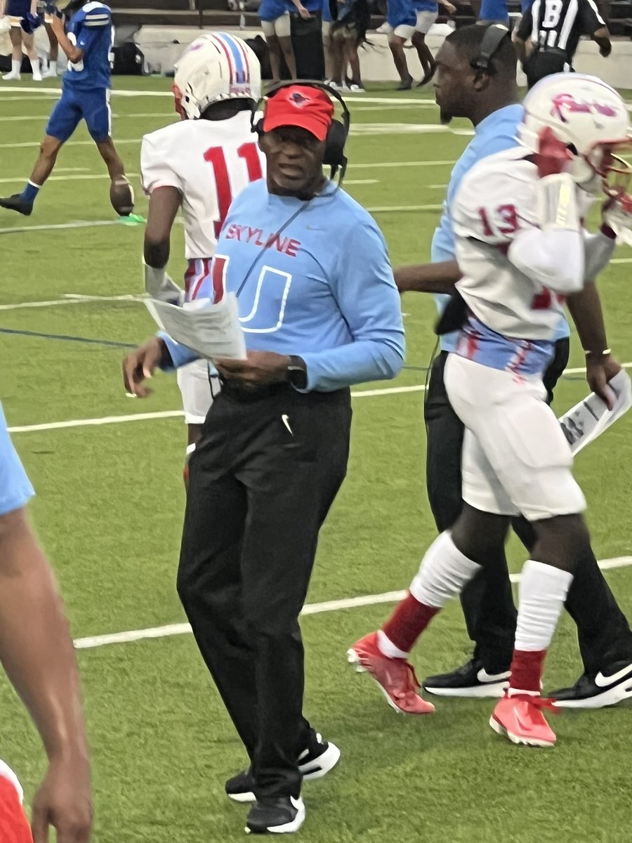 Sterling_Porter's tweet photo. Day 1 📆 Year 9 and Year 50 💯 🏈 https://t.co/p13J8xO3Nj