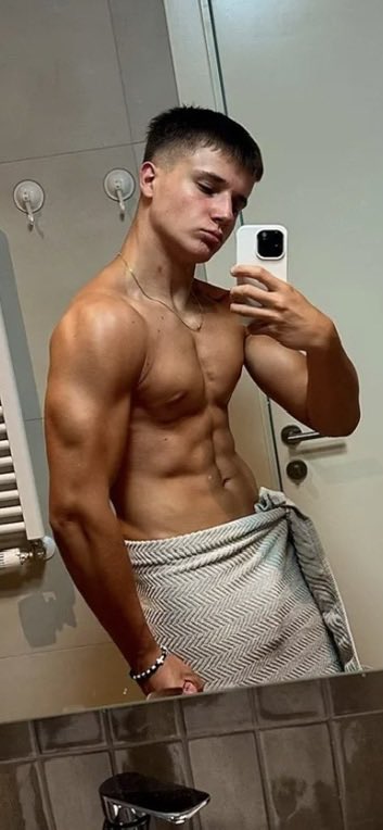 MilosPasivan's tweet photo. ko ima njih odma dm nudim svasta https://t.co/jJDnOyaGIF