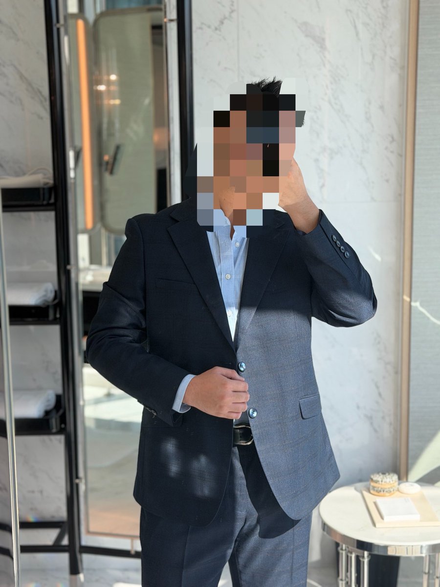 SuitsInUncle's tweet photo. 公司新招了一个很帅的弟弟
脸长得李现➕吴磊的类型
小肌肉
结论:已经和我睡过了 https://t.co/cijjXTPzqT