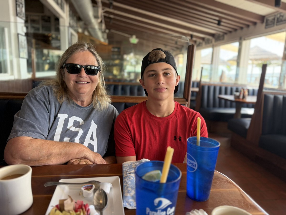 Phil_Johnson_'s tweet photo. Breakfast at Paradise
Cove with 4 of my grandchildren. https://t.co/M1ll8jNHsV