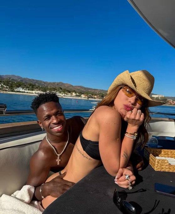 darrenvickmell3's tweet photo. It seems these footballers are really enjoying life. https://t.co/2vMPY7NfJH