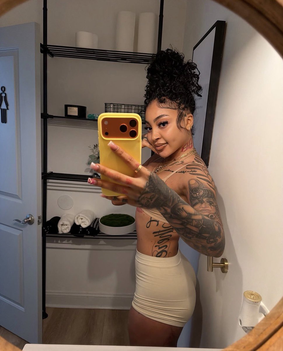 brooklynstacs's tweet photo. Hey I’m new here 🧡 https://t.co/WduRhfPqRz