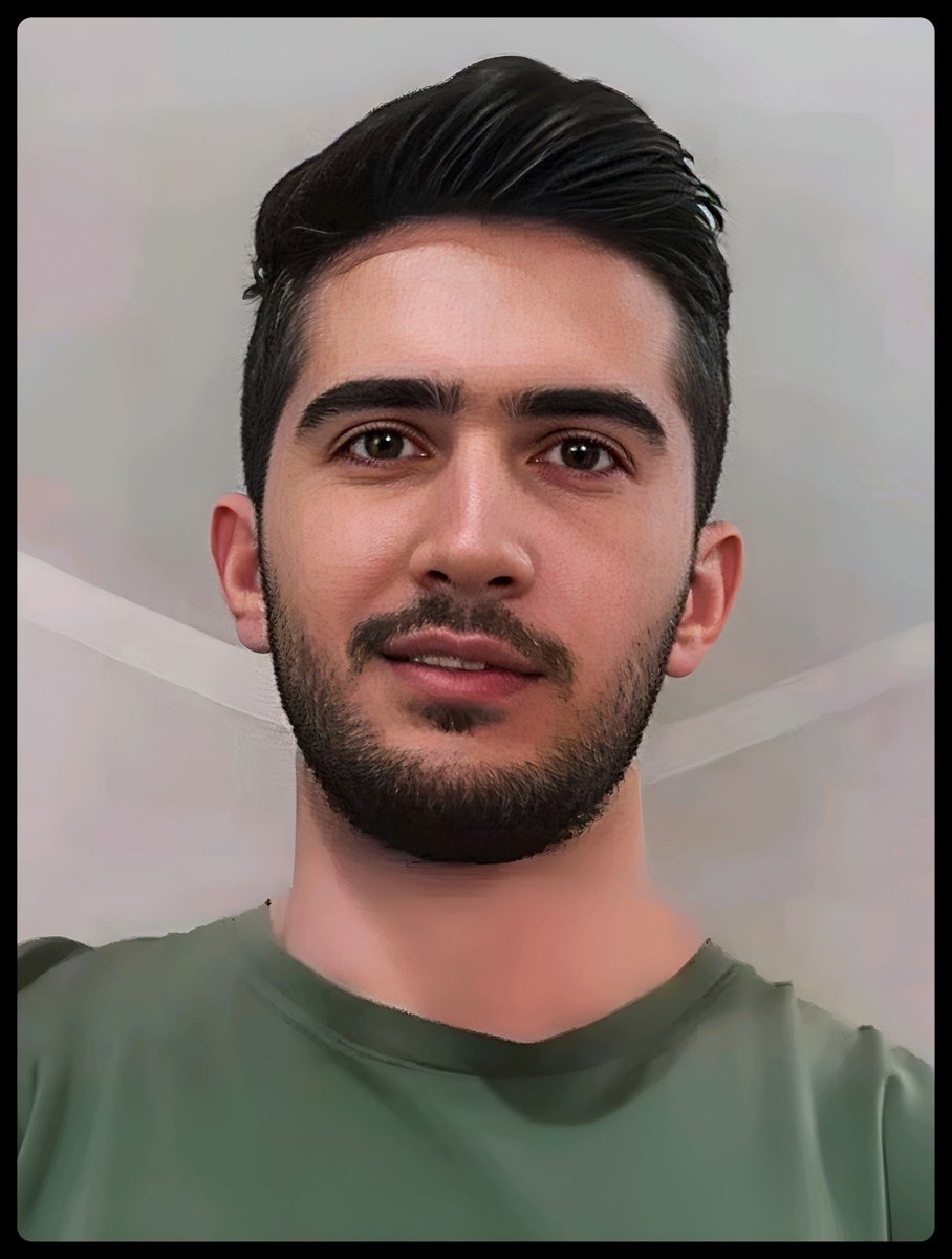 Hoorieh81's tweet photo. از نام‌هایی که کم‌تر رسانه‌ای نشد...

جاویدنام #محمد_عزیزی ۲۶ ساله، ساکن کرج و شاغل در یک تولیدی لباس؛ در دی‌ماه با شلیک گلوله‌ی جنگی کشته شد.🖤 https://t.co/B0fm0AEadr