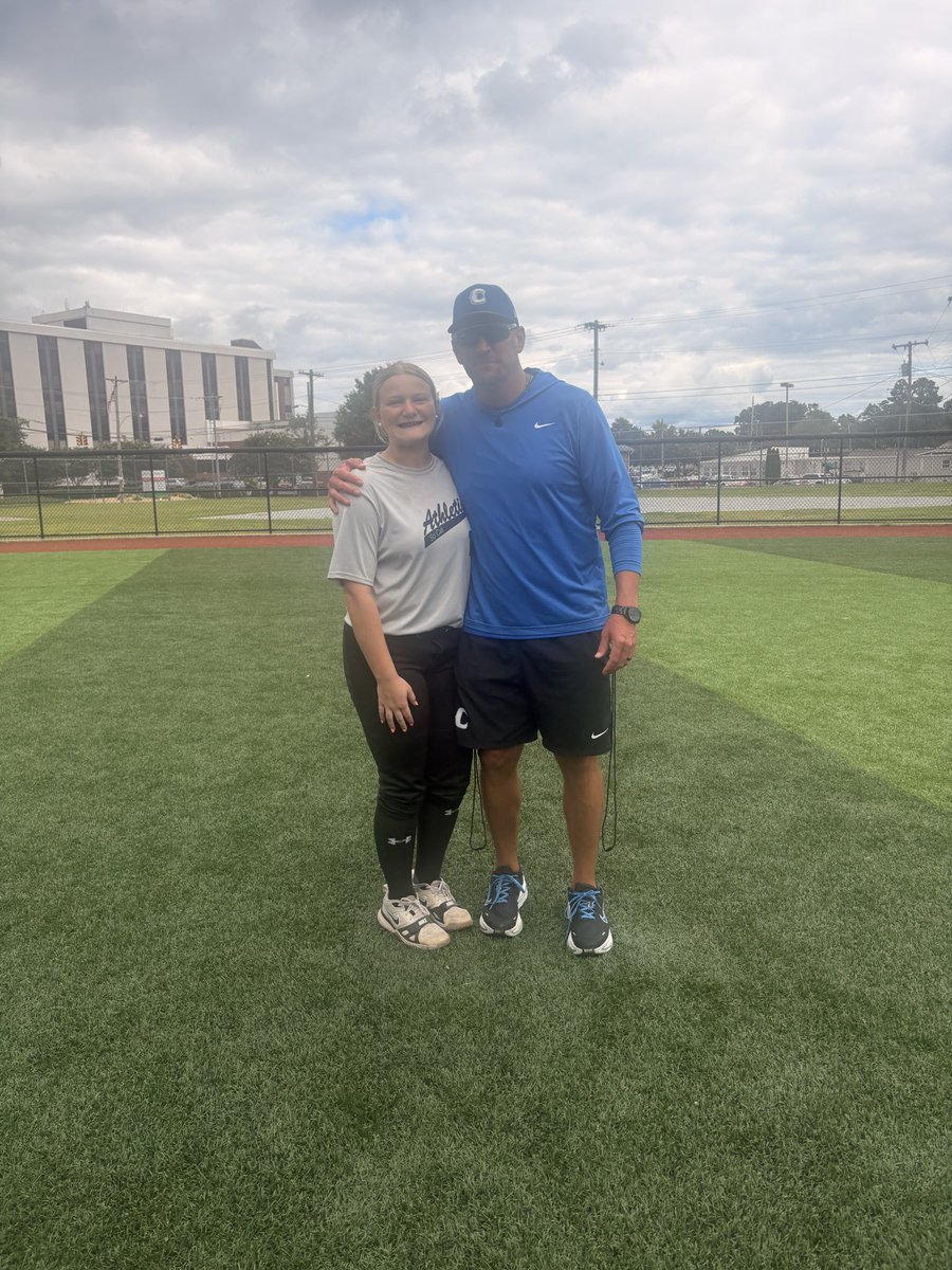 lhurst2210's tweet photo. Thank you @warhawksball for such a great camp! Loved every moment with @Coach_DBowling and @S_benford10 Thank you so much for having me! https://t.co/Y8x0xw1tVS
