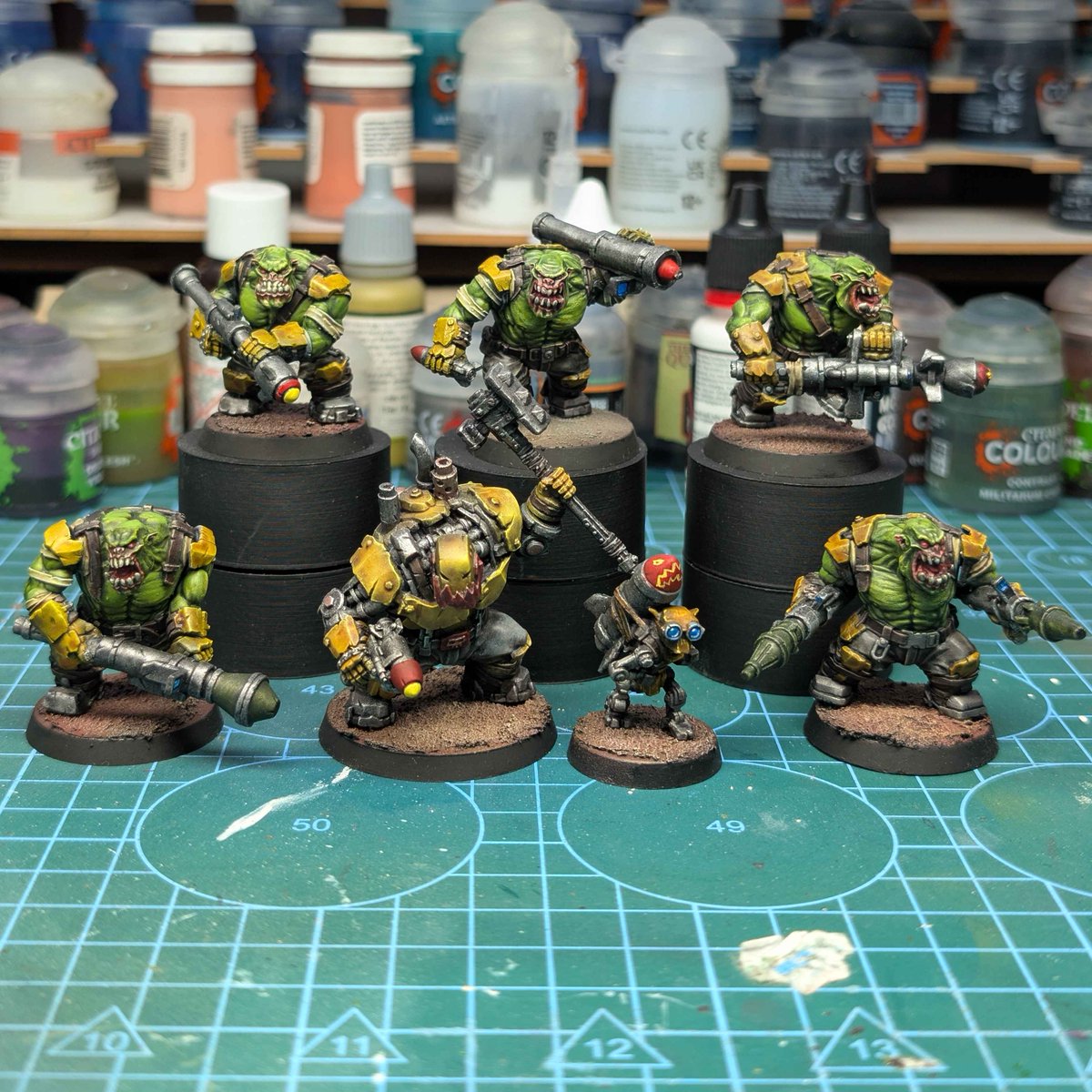 PuppetsWar's tweet photo. π₯ Community Spotlight π₯
Orc Infantry Squad π painted by Bart Paints
We love it π
#miniwargaming #puppetswar #wargaming #grimdark #tabletopgaming #orks https://t.co/e89GrXDkp4