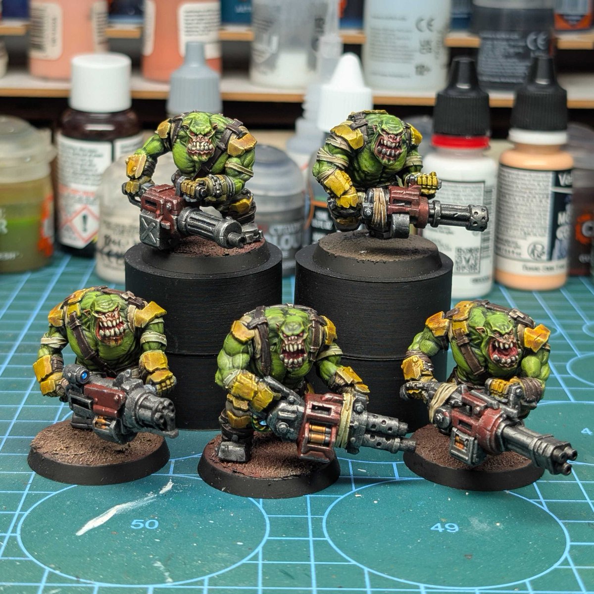 PuppetsWar's tweet photo. π₯ Community Spotlight π₯
Orc Infantry Squad π painted by Bart Paints
We love it π
#miniwargaming #puppetswar #wargaming #grimdark #tabletopgaming #orks https://t.co/e89GrXDkp4