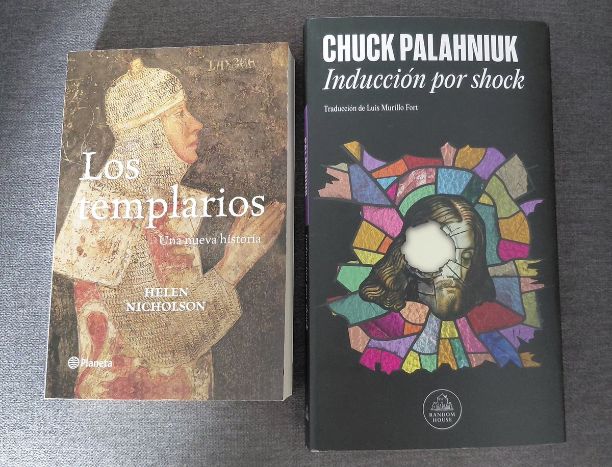 MaxMagu2's tweet photo. Mis lecturas para estas vacas 🐮🐮🐄🐄 https://t.co/6pQslxkfJ4