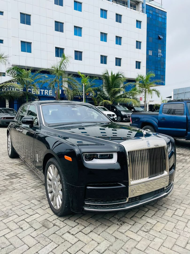 JimmyAnimashaun's tweet photo. 2022 Rolls Royce Phantom VIII for rent🏷️💰

Price: N5,500,000/Day [ 12 Hours ]

Available for 12/24Hours

Location: Lagos, Nigeria
DM for more info @RevverseDirect https://t.co/1Jy5bXoKgM