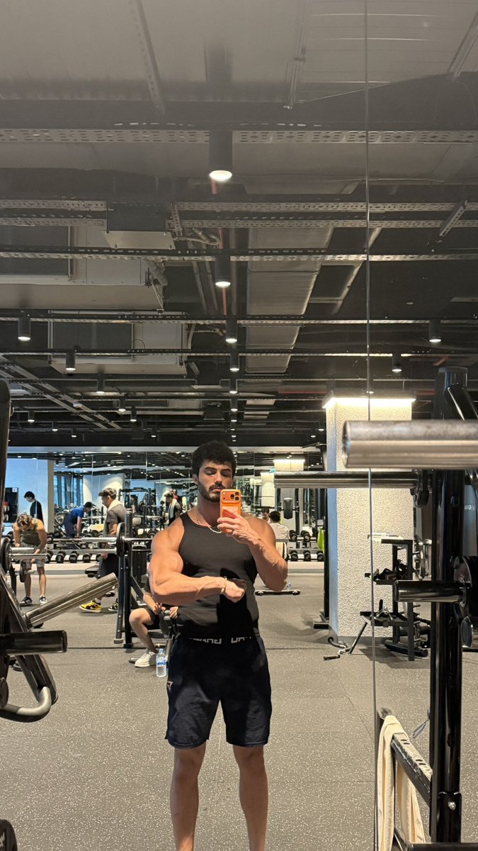 duffyss5's tweet photo. 84 kg 183 boy nasılım babuş https://t.co/4dKar3Kwms