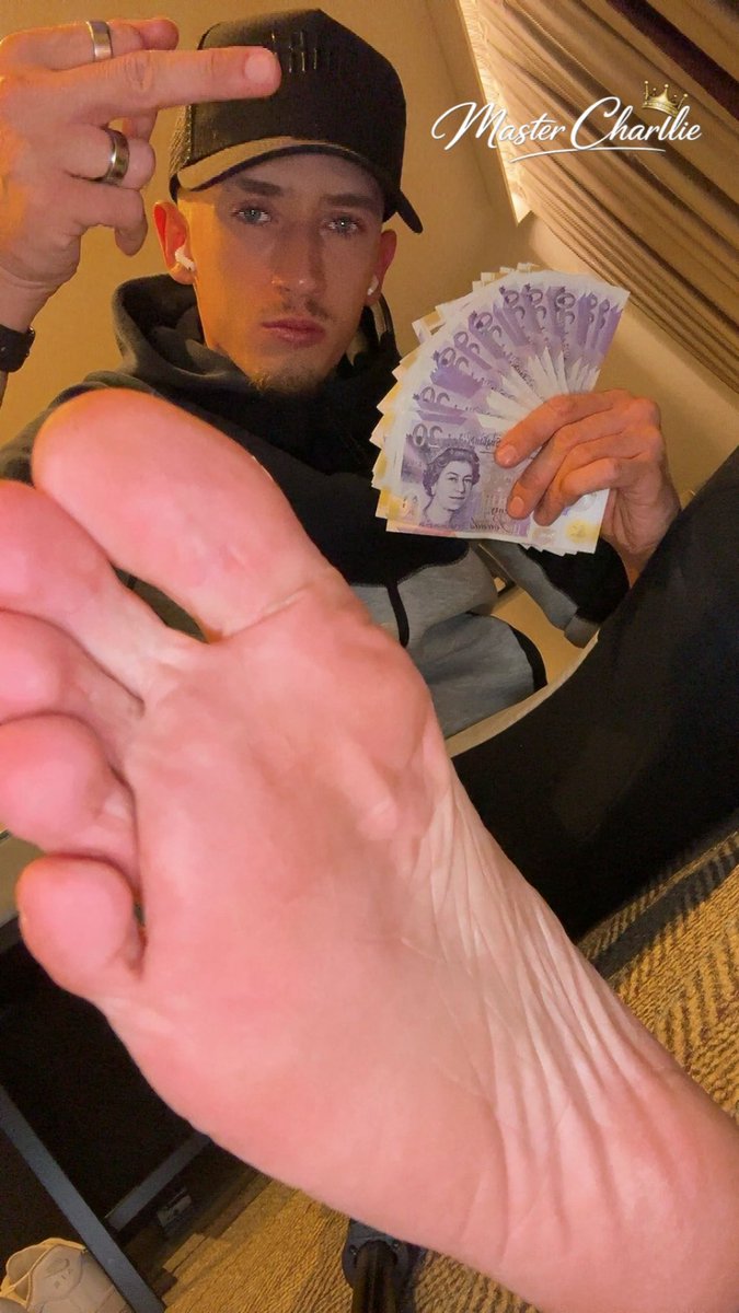 ChavCharlieKing's tweet photo. Masters had a busy start the month rightfully collecting what’s mine 😝😏
If you haven’t already make sure you approach master Charlie correctly🫡
50% OF sale ends soon🔥
#MasterCharlie #RoadmanStyle #ScallyLife #FreshKicks #Nike #AirMax #GymLife #StreetFashion #UKModel #Lifestyle