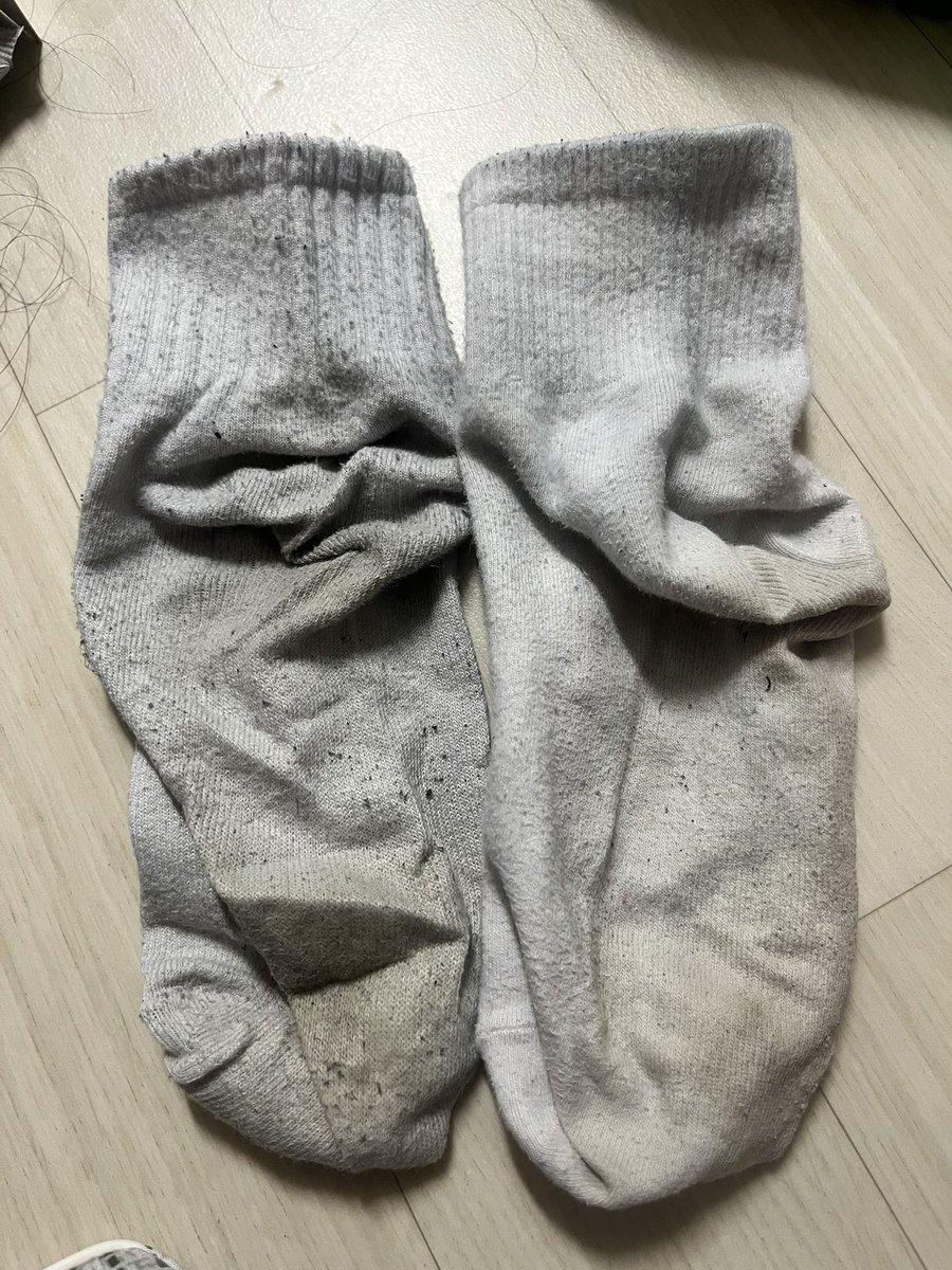 ami_11173's tweet photo. #발걸레 #발노예 #한남 #도태남 #도태한남 #노예남 #신던양말 #신던신발 #풋섭 #멜섭 #핀섭 #핀돔 #페티쉬 #페티쉬판매

땀에 젖어 노래진 양말 사실분💦 https://t.co/l0wiMDqTGk