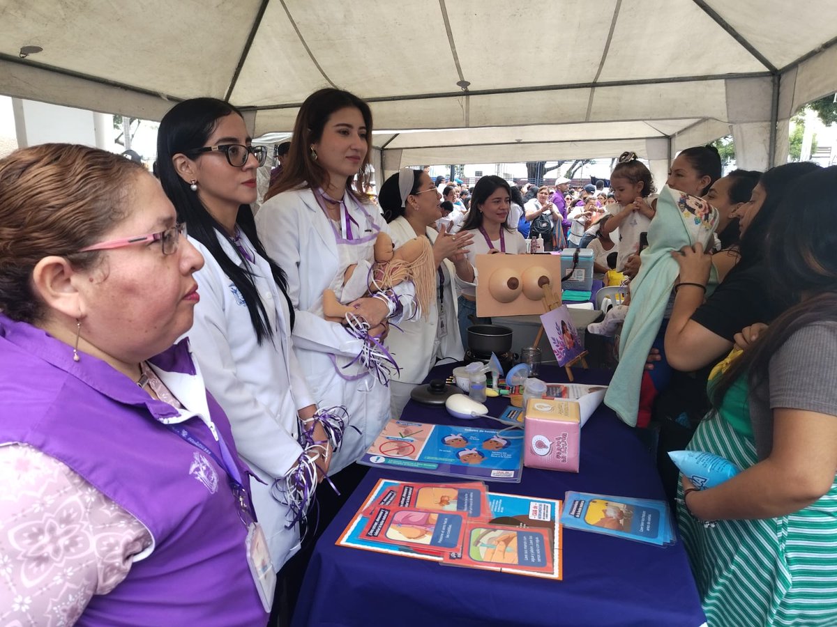 Salud_Guayas's tweet photo. #MSPEnTerritorio | Por Semana de #LactanciaMaterna, @Salud_Ec socializa con la comunidad sobre alimentación complementaria, almacenamiento y creación del banco de leche materna, beneficios y técnicas de la lactancia, además de atención Integral y vacunación embarazadas. https://t.co/EZrmrqdTSj