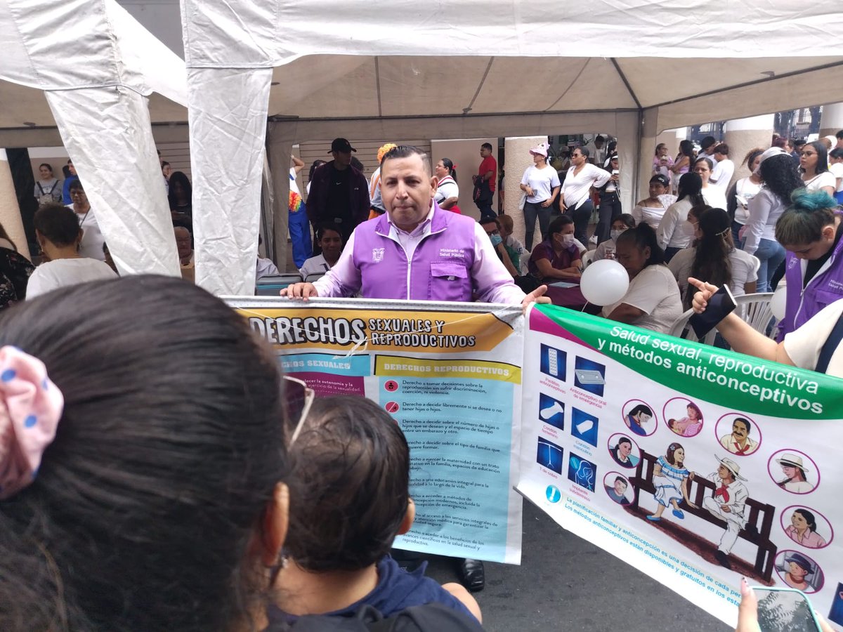 Salud_Guayas's tweet photo. #MSPEnTerritorio | Por Semana de #LactanciaMaterna, @Salud_Ec socializa con la comunidad sobre alimentación complementaria, almacenamiento y creación del banco de leche materna, beneficios y técnicas de la lactancia, además de atención Integral y vacunación embarazadas. https://t.co/EZrmrqdTSj