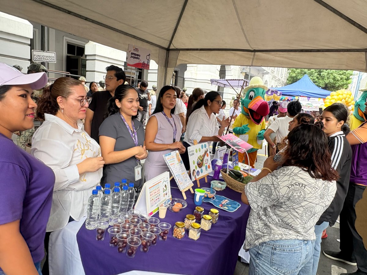 Salud_Guayas's tweet photo. #MSPEnTerritorio | Por Semana de #LactanciaMaterna, @Salud_Ec socializa con la comunidad sobre alimentación complementaria, almacenamiento y creación del banco de leche materna, beneficios y técnicas de la lactancia, además de atención Integral y vacunación embarazadas. https://t.co/EZrmrqdTSj
