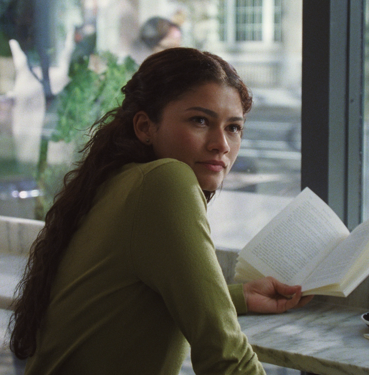 listapreta's tweet photo. Zendaya se tornou a atriz de maior bilheteria de 2026. Segundo a Forbes, seus filmes já arrecadaram quase US$ 2 bilhões neste ano, impulsionados por "A Odisseia" e "Homem-Aranha: Um Novo Dia".

Ela ainda voltará aos cinemas em Duna: Parte Três, um dos lançamentos mais aguardados de 2026, e pode ampliar ainda mais o recorde nas bilheterias mundiais.
