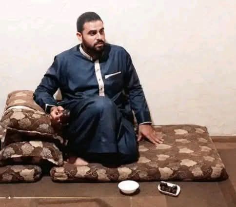MyPalestine0's tweet photo. الشه&amp;يد أبو عبيدة من بيته المتواضع

رجالٌ ما عاشوا لأنفسهم بل أوقفوا حياتهم لله https://t.co/5tg5pCn7FO