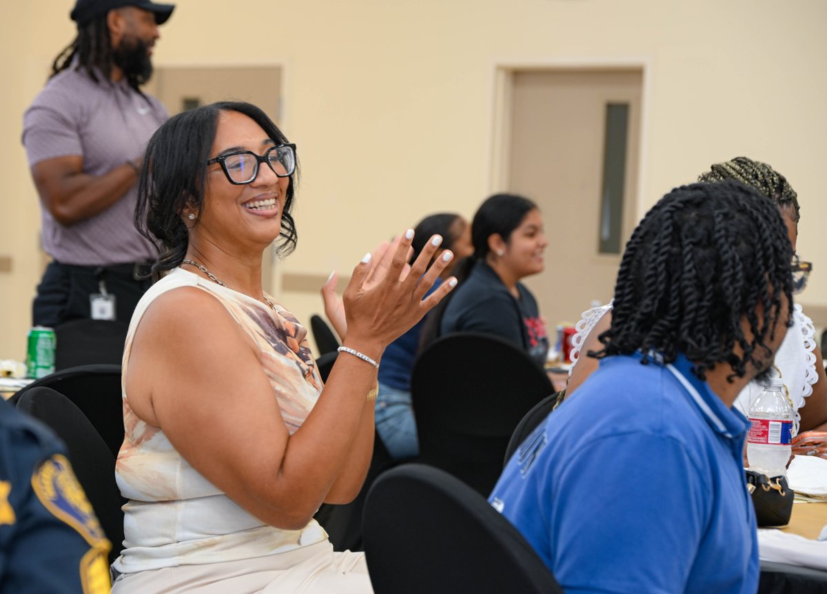 HCDEtx's tweet photo. @HCDE_CASE honored 30+ Leadership Academy students on #NationalInternDay who spent the summer building workplace skills as paid camp counselors through the County Connections-funded Barrett Youth Enrichment Summer Camp. Learn more: https://t.co/t3kpCaPAFN #SeetheImpact https://t.co/y9qky2JAD9
