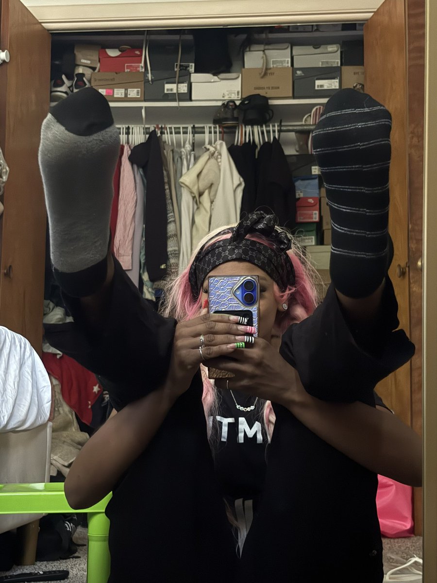 CinnamonSoles_'s tweet photo. Cleaning In My Stinky Socks 🧼
Yu Bitches Are Gross https://t.co/FMSCtzVGnp