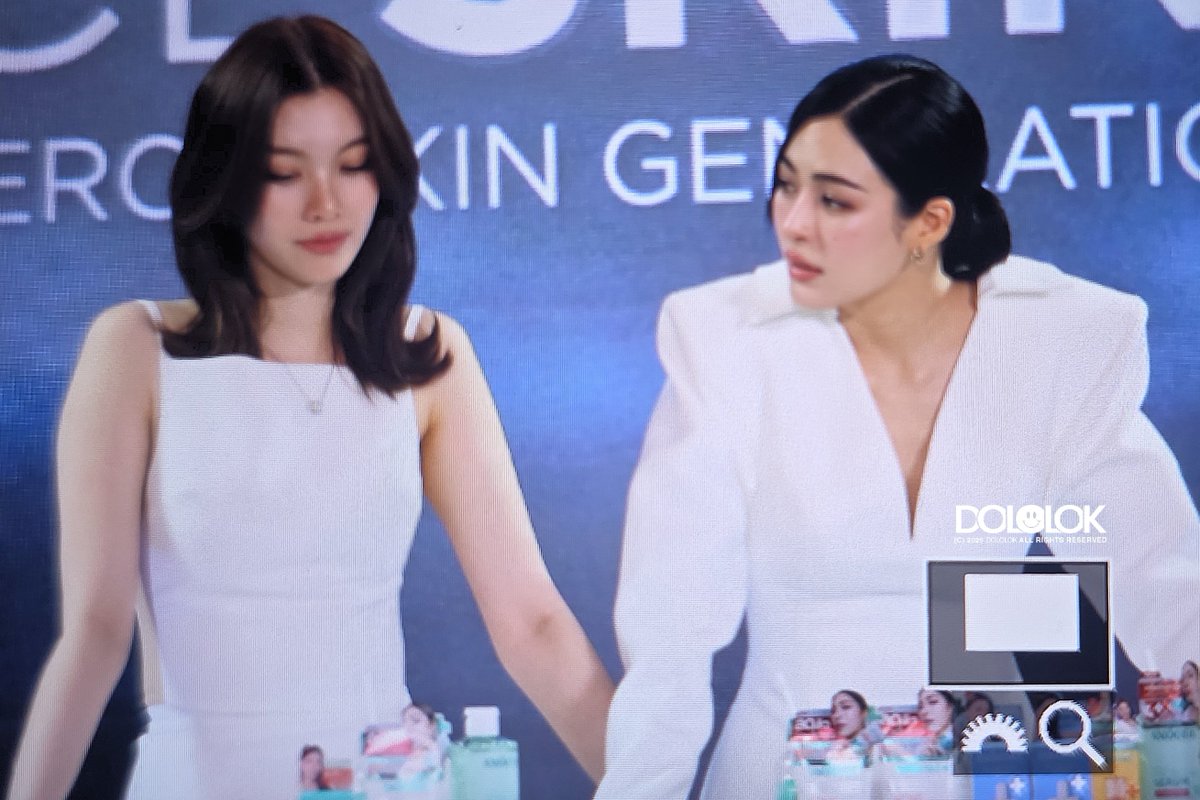 dololok511's tweet photo. 20260803 재벌부부미👭

LINGORM PRESENTER SMOOTHE  
#LingOrmxSmoothE_FIERCESKIN
 #lingorm #หลิงออม https://t.co/NBpN11saDq