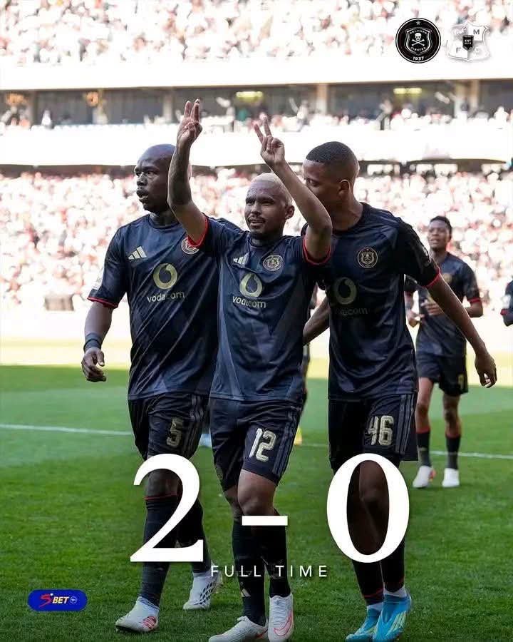 dumamazibuko3's tweet photo. Siyajabula ngokubuya  kwe Betway Premiership, ziyakhala KE manje 🤣 
@victor_molefe https://t.co/PwiG62OgrT