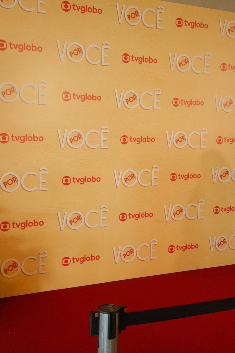 novelagloboplay's tweet photo. 🚨 correspondente globoplay novelas diretamente da festa de lançamento de por você https://t.co/AyB9J0V1QW