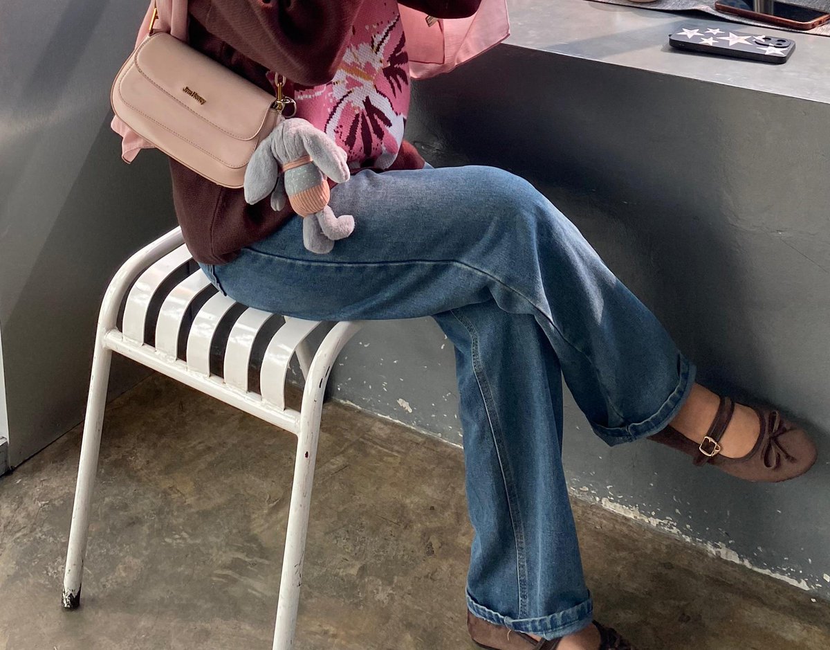 ciaeirs's tweet photo. rekomendasi jeans, cuttingan sama warnanya cakep banget. bahannya nyaman dan harganya masih affordable 
https://t.co/9k9RBrt5N7 https://t.co/nlVUnHywBo