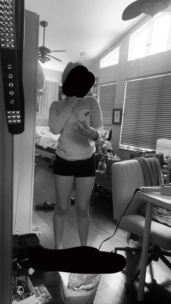 cryingzangel's tweet photo. #ricecaketwt #edrtwt help me how do I get smaller wrist and legs asap 😓😓 https://t.co/CO2PXaNxpw
