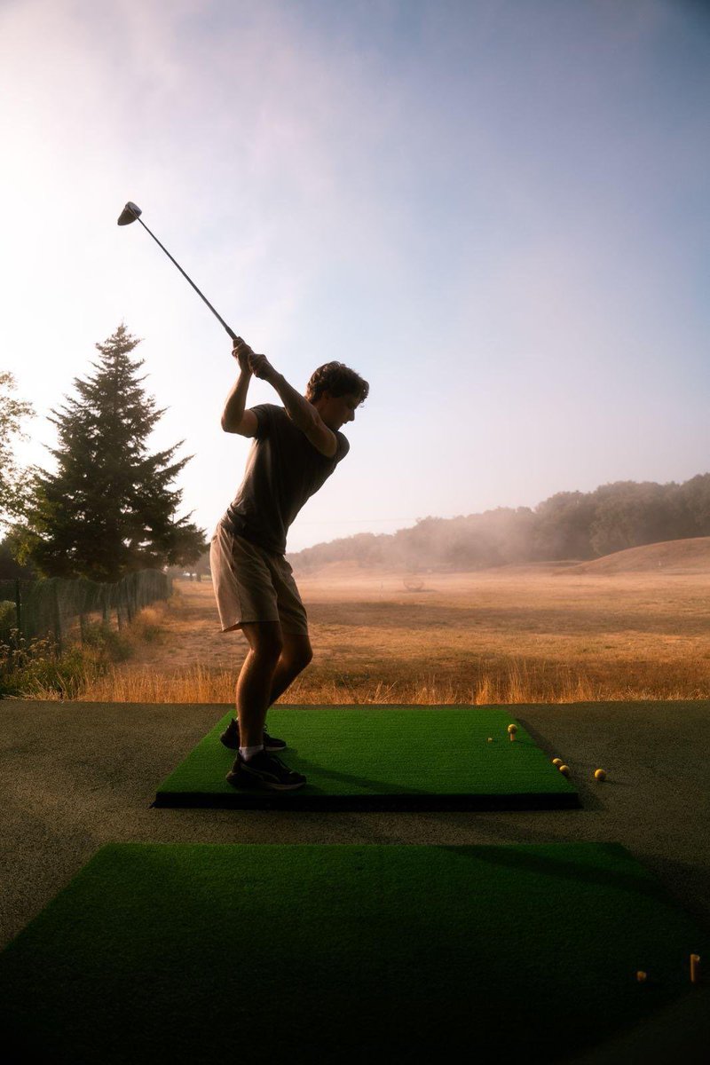 gIowinsun's tweet photo. de pronto creo que me encanta el golf https://t.co/MpWOJj74QR