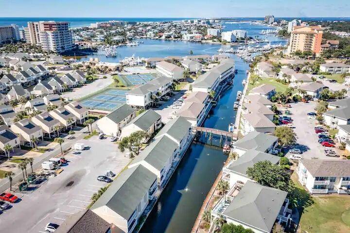 KayJRealtorFL's tweet photo. 🏖️ Picture yourself...steps to the beach, canal views &amp; boat docking at your doorstep. This updated, rare 1BD/1.5BA condo is the retreat you've been waiting for. Tour it today! 🌴✨  https://t.co/0cFEt2dKXm

#DestinFL #ForSale #WaterViews #KaySellsDestin #LPTrealty https://t.co/OuQgG5z3Tl