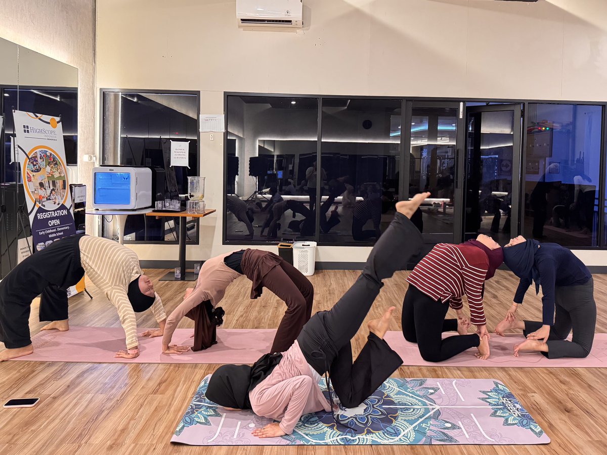 acandytuftt's tweet photo. oh hi yogis https://t.co/8J8BK8gGrf