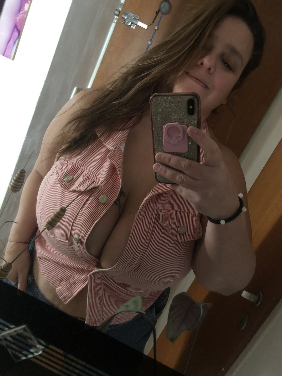 cositavieja's tweet photo. Lunes 💅🌹 https://t.co/sPuyDx8DnI