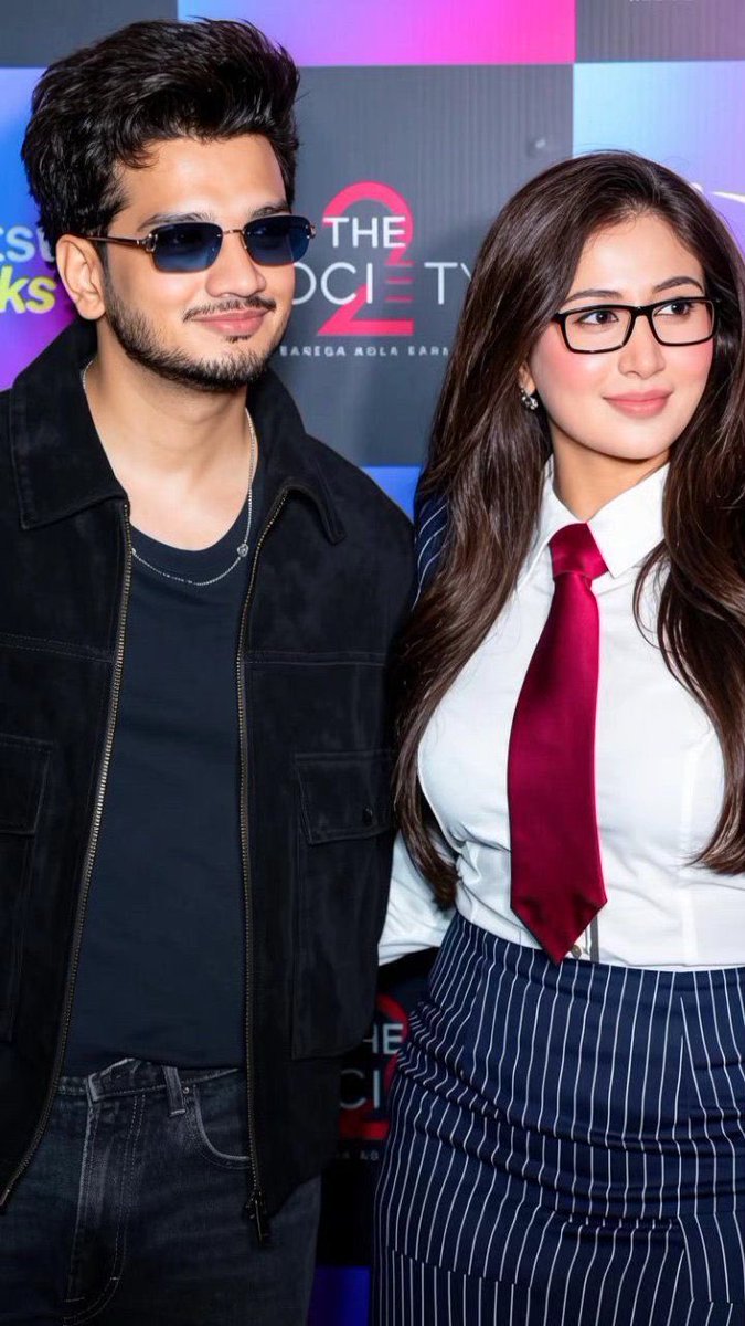 VishnuS330uuhm's tweet photo. lockupp season 2 winner with season 1 winner  ❤️‍🔥❤️‍🔥
#munawarfaruqui #shreyakalra #lockupp2 https://t.co/Flvol6vL6D