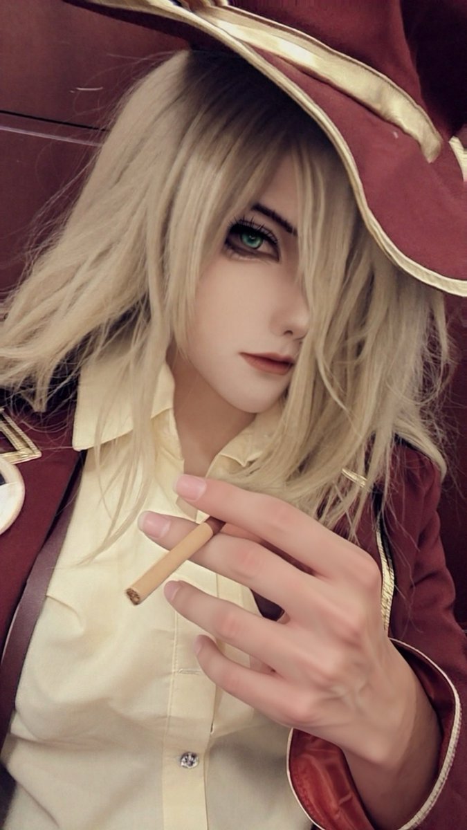 Muhammadsai_'s tweet photo. 烟与酒

#limbuscompany #림버스컴퍼니 #cosplay #瓦伦希娜 https://t.co/JykGCFyVuS