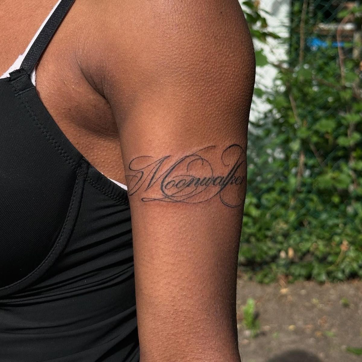 wheresdana's tweet photo. HOLAAA!!!! ademas de ser twittera también tengo que comer y mi sueño es vivir del arte (no como) pero bueno,, tengo un estudio de tattoo en zona norte y me gustaría empezar a apuntar al tipo de estilo de tattoo al que me quiero dedicar que básicamente es ornamental, puntillismo y lettering. Es de gran ayuda si me dan una mano retwitteando y dando fav o si se vienen a tatuar algún estilo de estos les hago precio amigo🤝. Mis trabajos los pueden encontrar en @d.vonpontiak__ en ig! ;)