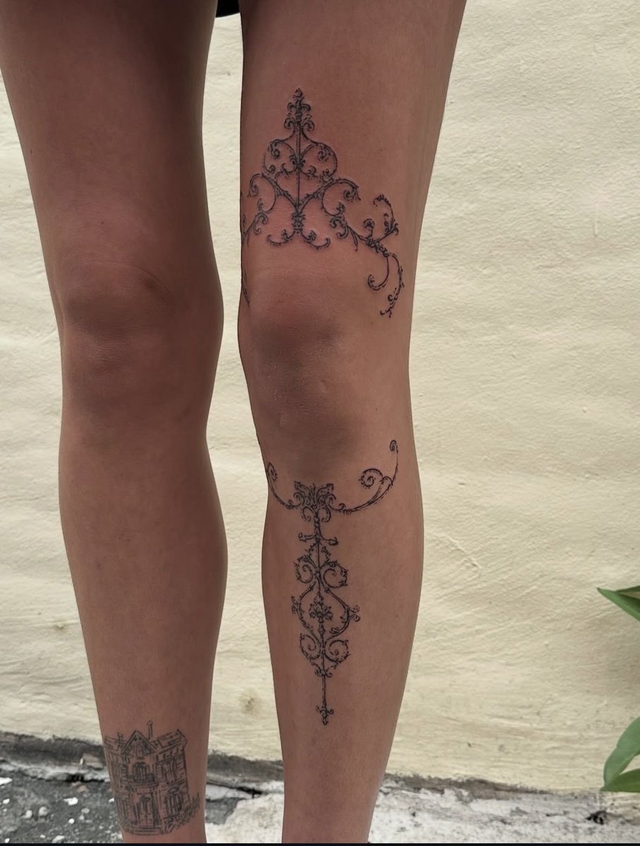 wheresdana's tweet photo. HOLAAA!!!! ademas de ser twittera también tengo que comer y mi sueño es vivir del arte (no como) pero bueno,, tengo un estudio de tattoo en zona norte y me gustaría empezar a apuntar al tipo de estilo de tattoo al que me quiero dedicar que básicamente es ornamental, puntillismo y lettering. Es de gran ayuda si me dan una mano retwitteando y dando fav o si se vienen a tatuar algún estilo de estos les hago precio amigo🤝. Mis trabajos los pueden encontrar en @d.vonpontiak__ en ig! ;)