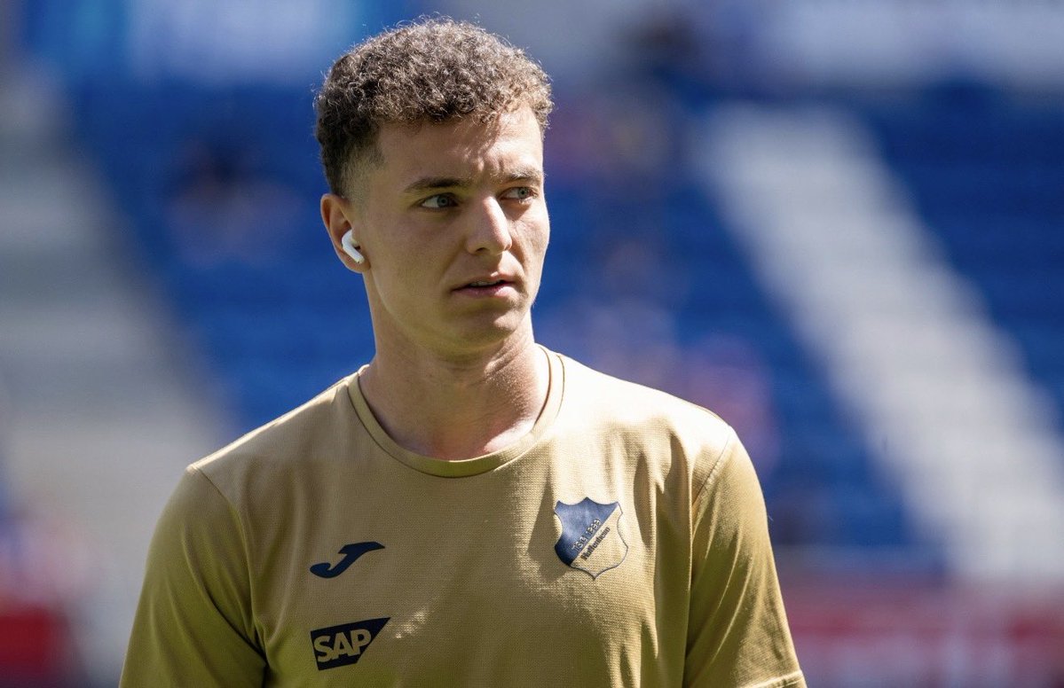 philipphinze24's tweet photo. 🔴 RB Leipzig’s preferred solution for the attack remains Fisnik Asllani. Potential transfer of the 23-year-old should be viewed independently of Yan Diomande’s possible departure. They play different positions and have completely different profiles. Separate deals. @Plettigoal @SkySportDE