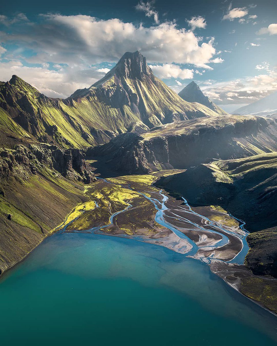 earthcurated's tweet photo. Volcanoes, glaciers, black sand, and endless horizons. Iceland a place that reminds you how extraordinary our planet really is. https://t.co/Vng5pWCIO4