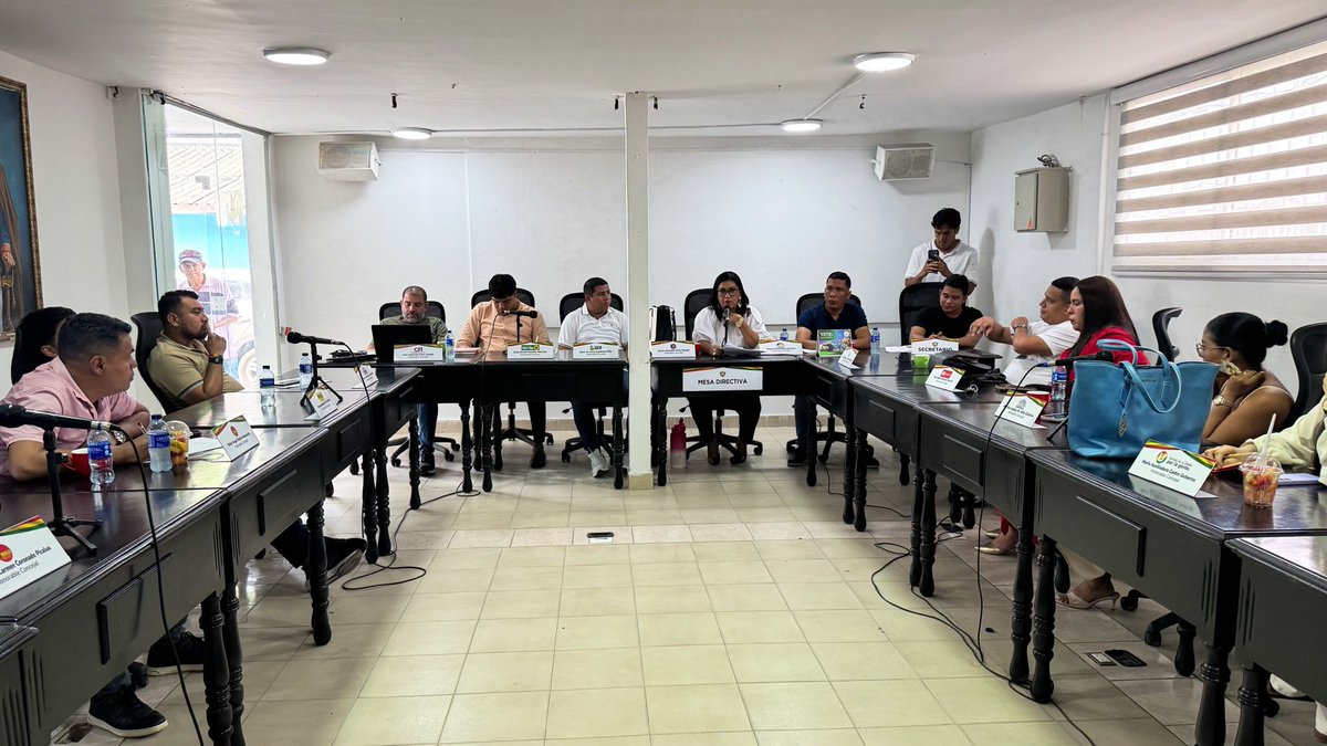 MalamboAlcaldia's tweet photo. Alcaldesa @YenisOrozco_ instaló tercer periodo de sesiones del Concejo de #Malambo, presentó 6 proyectos de acuerdo para mejorar la #mallavial, iniciativas para #mujeres #jóvenes #cultura y #aliviostributarios; y entregó balance de obras.

+ Info aquí: https://t.co/lamIG6pbga https://t.co/KIIGaBoS1k