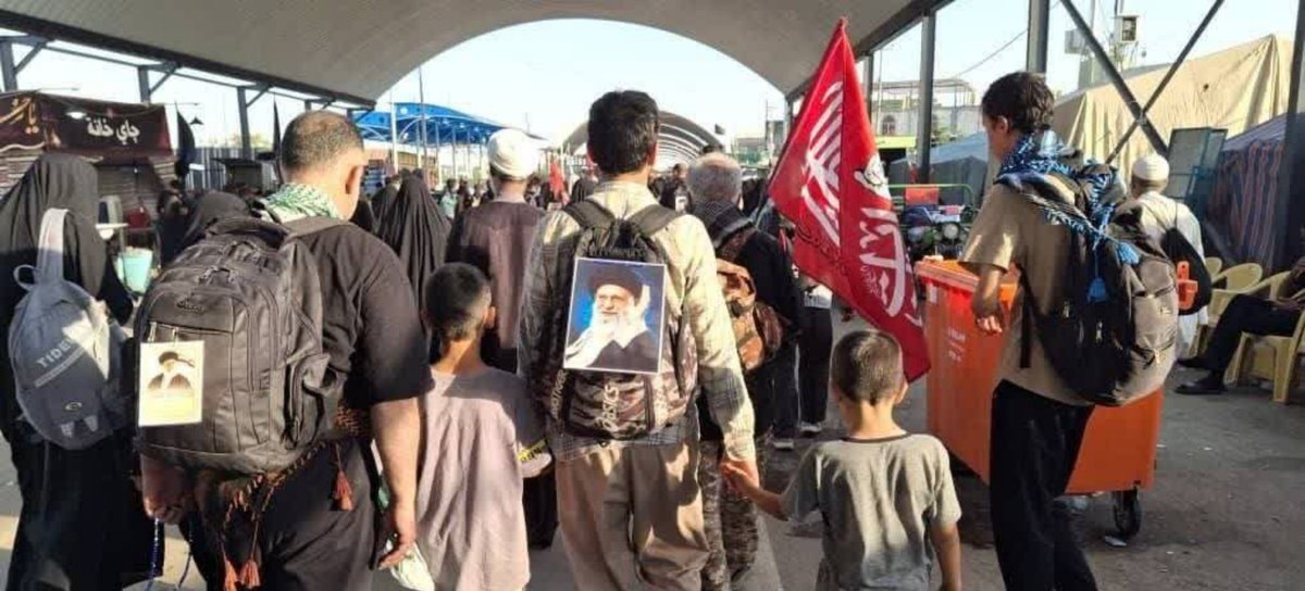 Sh_Sh8139's tweet photo. اربعین یعنی قدم‌هایی که با عشق برداشته می‌شوند و با خاطره بازمی‌گردند.
#یا_لثارات_الحسین 
#ملت_عاشورایی https://t.co/mAclIoIZ9l