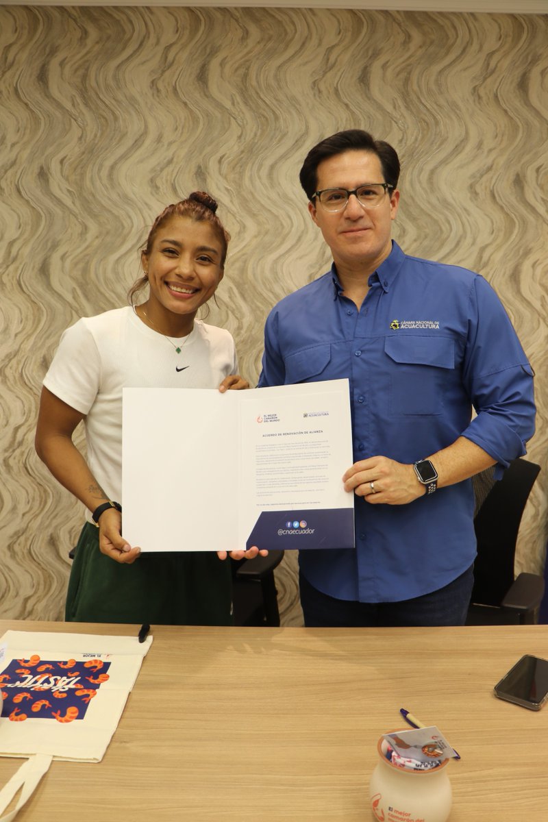 cnaecuador's tweet photo. 🤝 Con esta alianza, la CNA reafirma su compromiso con el deporte ecuatoriano 🇪🇨, respaldando el camino de Lucía hacia nuevos triunfos 🥇 y promoviendo la nutrición como un pilar fundamental del éxito deportivo. https://t.co/SpVoUIa8ua