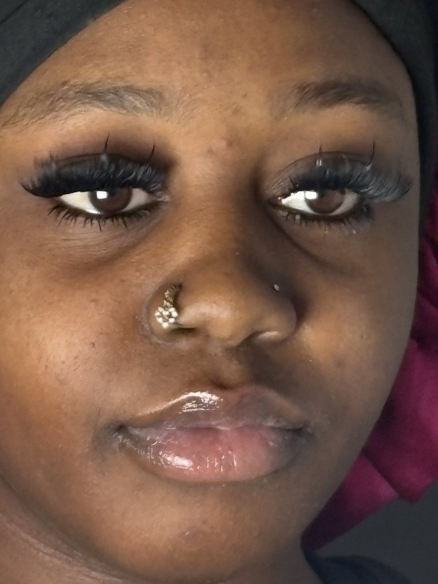 Miniwrldbitch's tweet photo. Book me for the clusters nd makeup . https://t.co/TMn5Jrmb5b